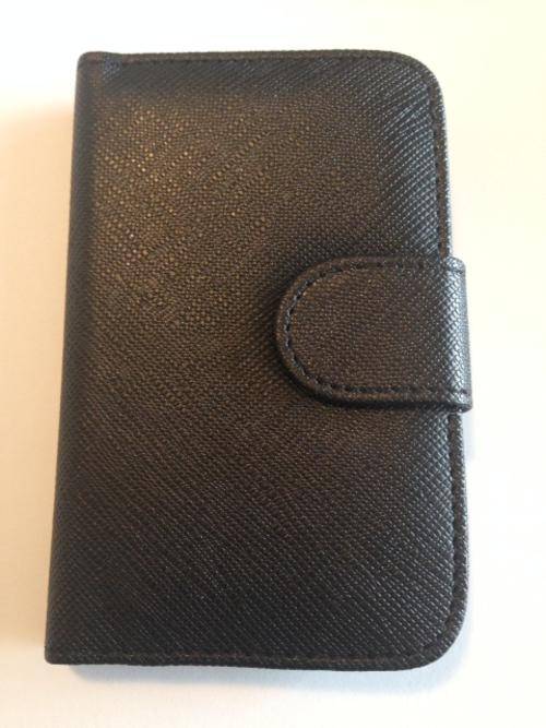 Black BlackBerry 9900 Textured Magnetic Flip Cover Case